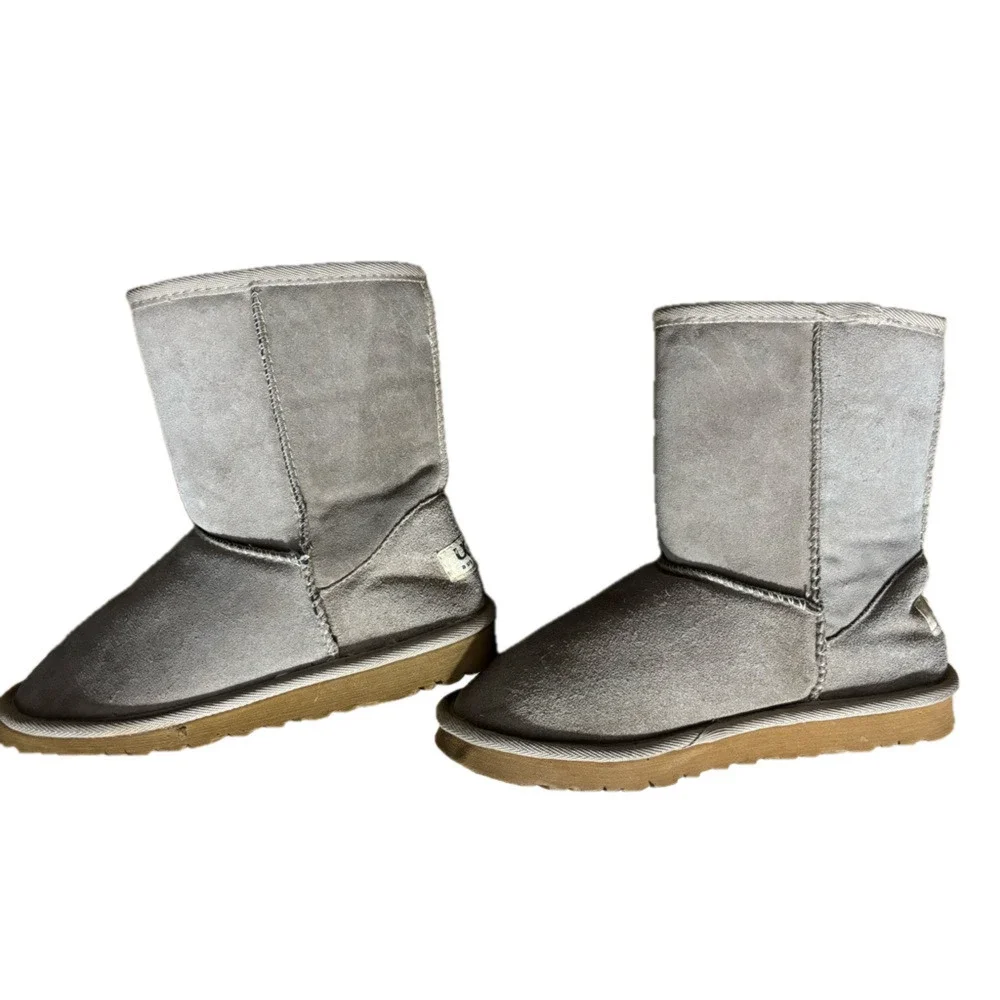 UGG Cream Tan Winter Boots with Plush Lining Classic Mini I Size 6